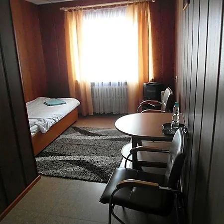 Pomorska Restauracja 여관 3*