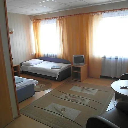 Pomorska Restauracja 여관 차플리넥