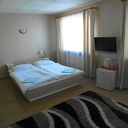 Pomorska Restauracja 여관 3*