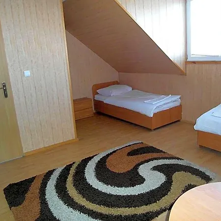Pomorska Restauracja 여관