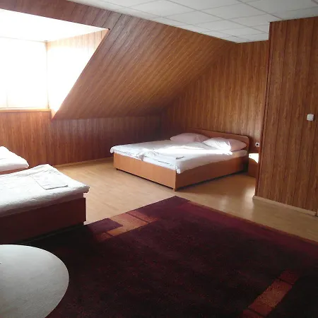 여관 Pomorska Restauracja 3*