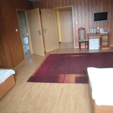 여관 Pomorska Restauracja 3*